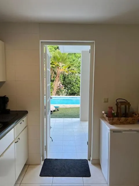Casadimom Apartment Willemstad